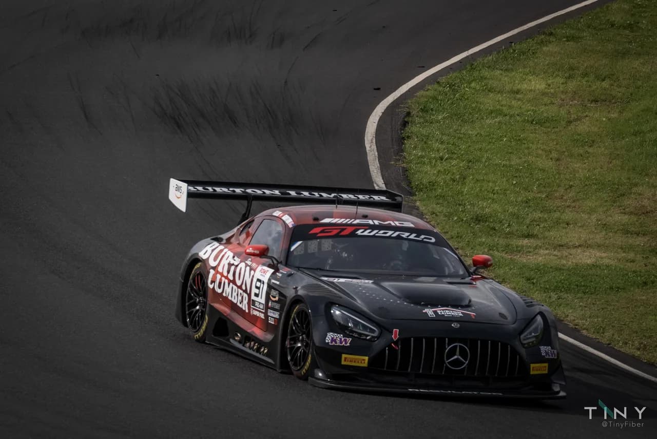 Motorsport photography from the Racing collection. Racing photo 15 of 34.